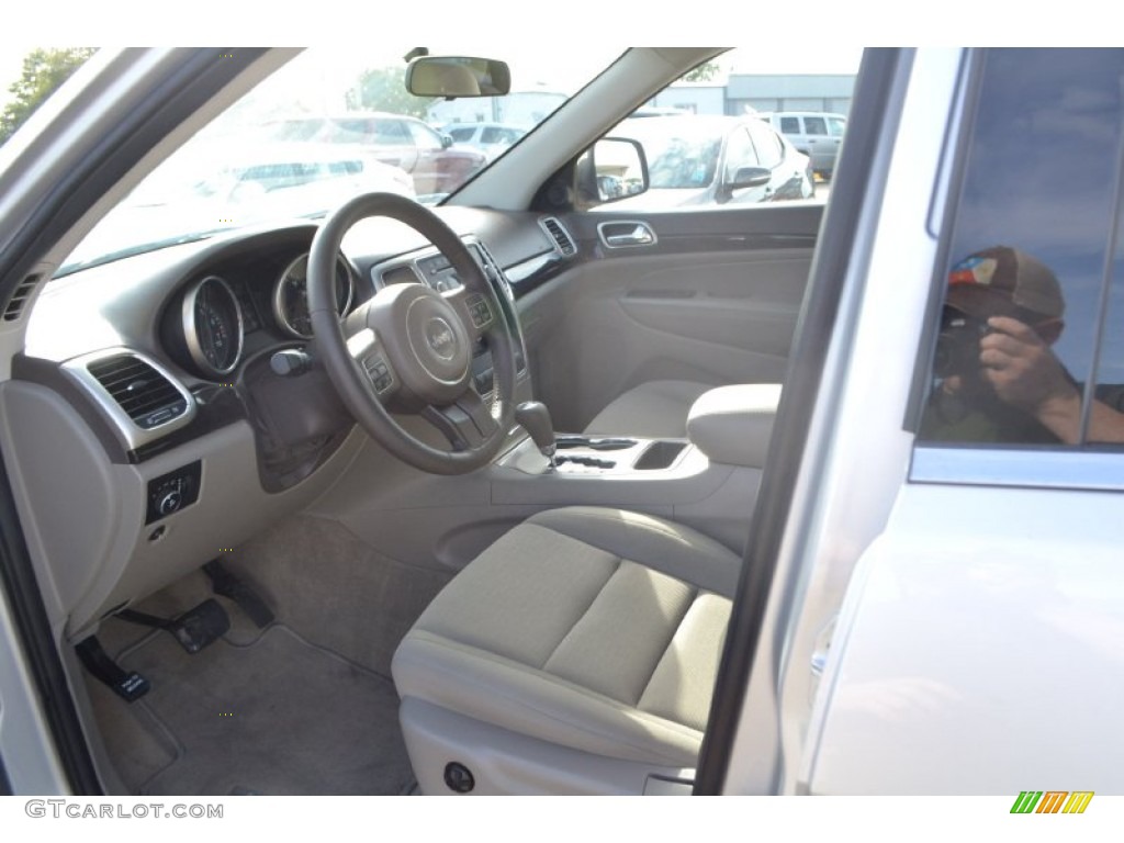 2013 Grand Cherokee Laredo - Bright Silver Metallic / Dark Graystone/Medium Graystone photo #16