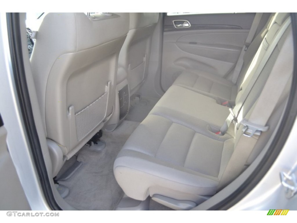 2013 Grand Cherokee Laredo - Bright Silver Metallic / Dark Graystone/Medium Graystone photo #18
