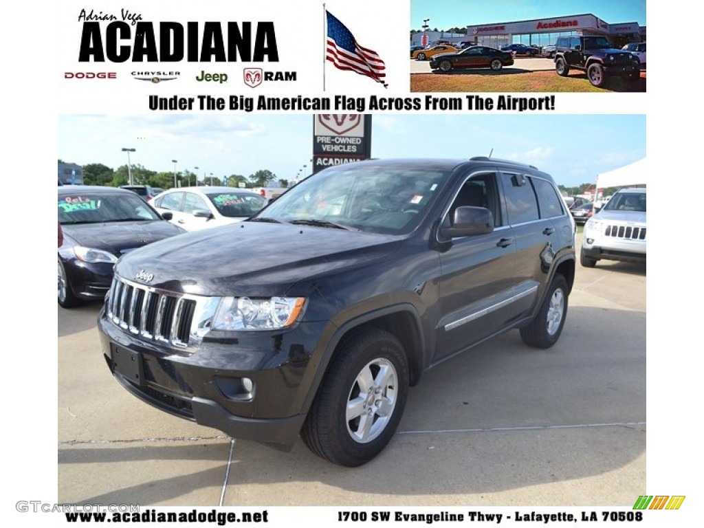 2013 Grand Cherokee Laredo - Brilliant Black Crystal Pearl / Dark Graystone/Medium Graystone photo #1