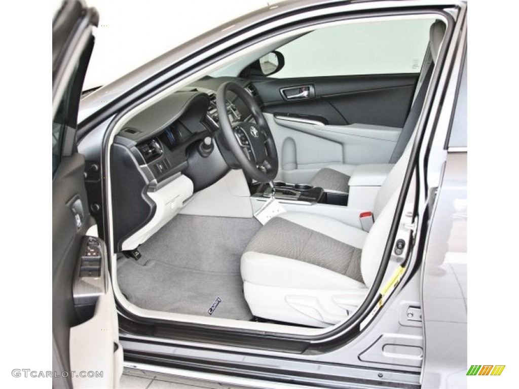 2013 Camry Hybrid LE - Magnetic Gray Metallic / Light Gray photo #9