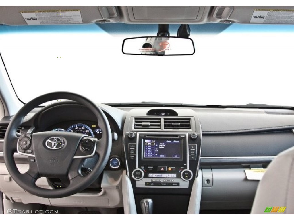 2013 Camry Hybrid LE - Magnetic Gray Metallic / Light Gray photo #12