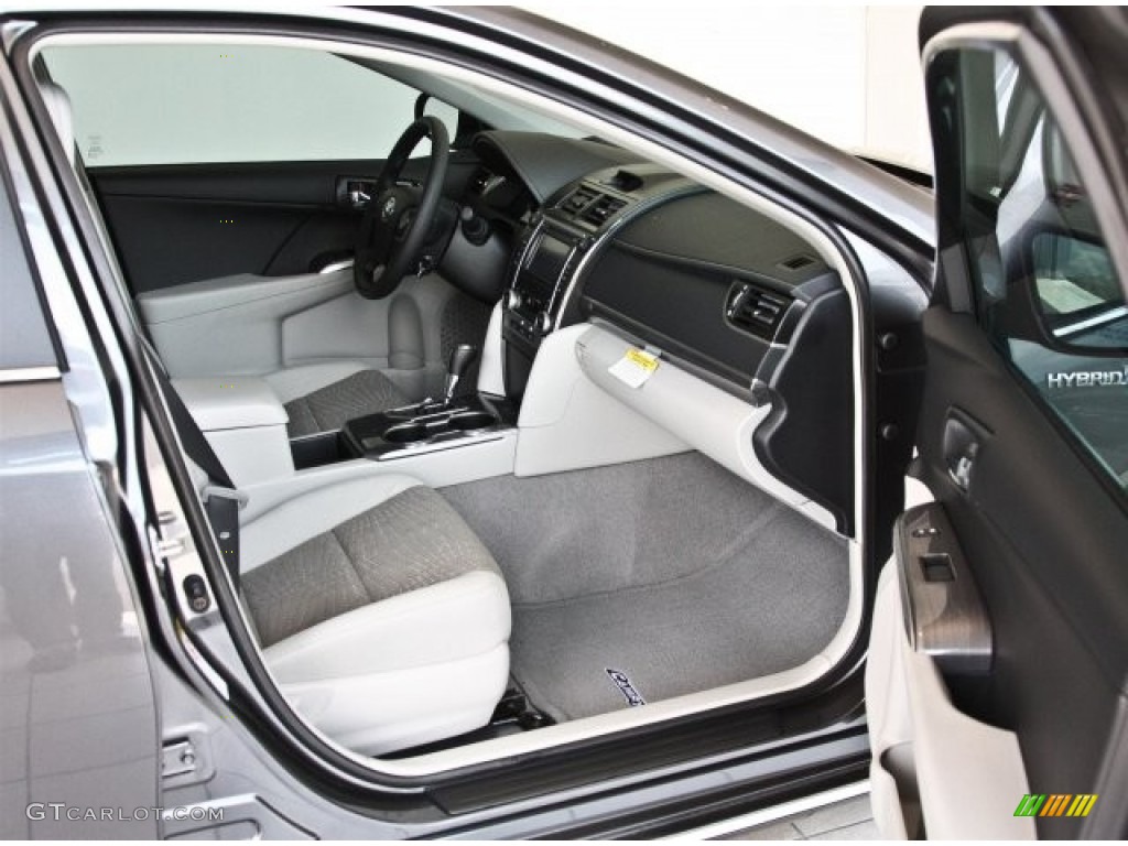 2013 Camry Hybrid LE - Magnetic Gray Metallic / Light Gray photo #13