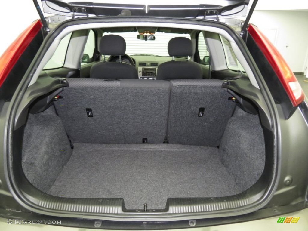 2005 Ford Focus ZX3 SES Coupe Trunk Photos