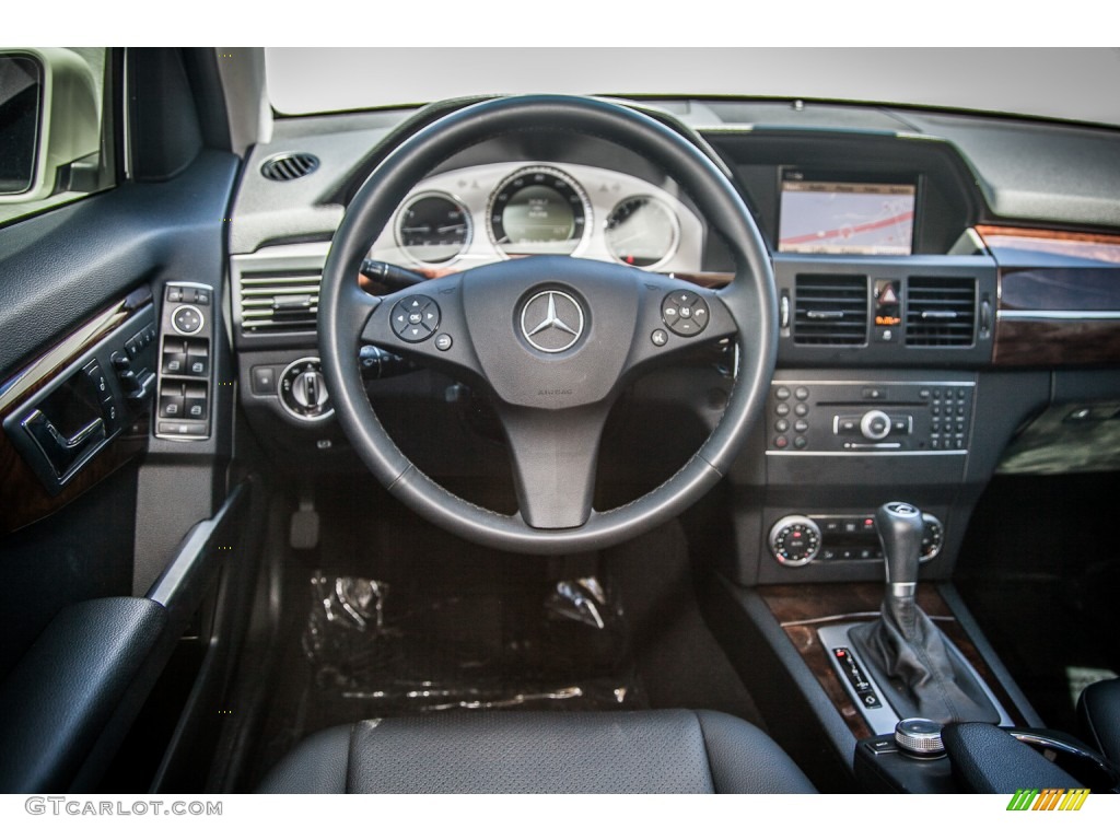 2011 Mercedes-Benz GLK 350 Black Dashboard Photo #82811880