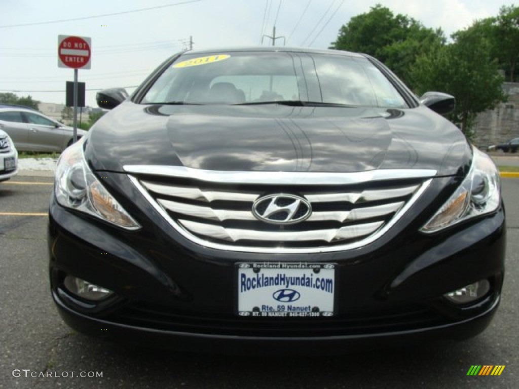 2011 Sonata SE - Midnight Black / Black photo #2