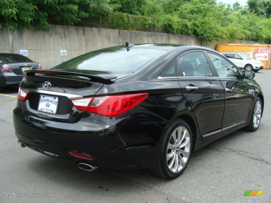 2011 Sonata SE - Midnight Black / Black photo #4