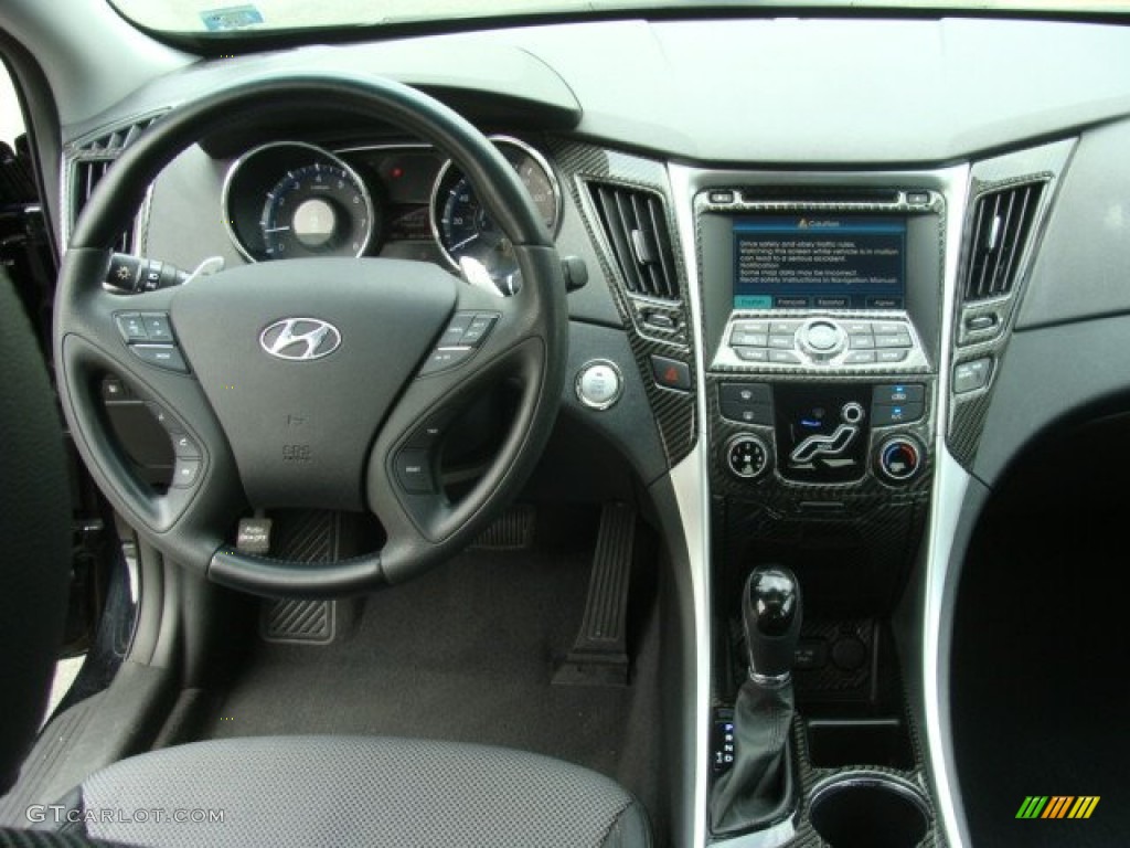 2011 Sonata SE - Midnight Black / Black photo #12