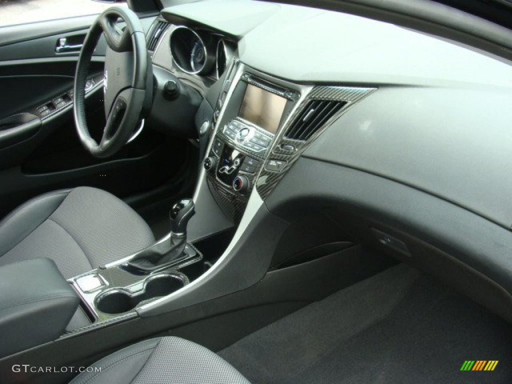 2011 Sonata SE - Midnight Black / Black photo #26