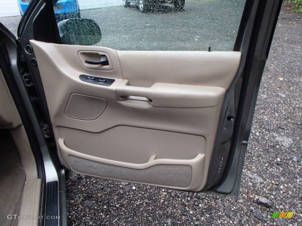 2003 Ford Windstar LX Door Panel Photos