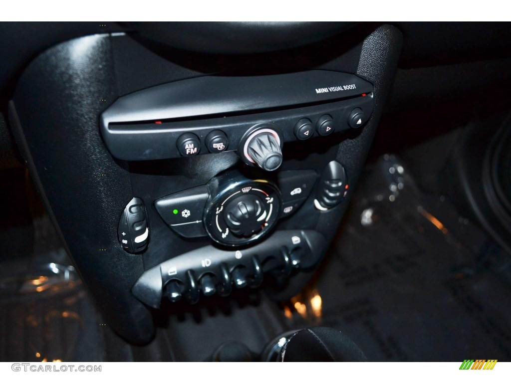 2011 Cooper Clubman Hampton Package - Reef Blue Metallic / Carbon Black/Championship Red Piping Lounge Leather photo #23