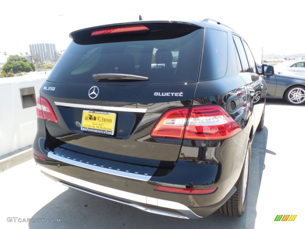 2013 ML 350 BlueTEC 4Matic - Black / Black photo #4