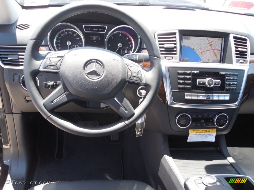 2013 ML 350 BlueTEC 4Matic - Black / Black photo #9