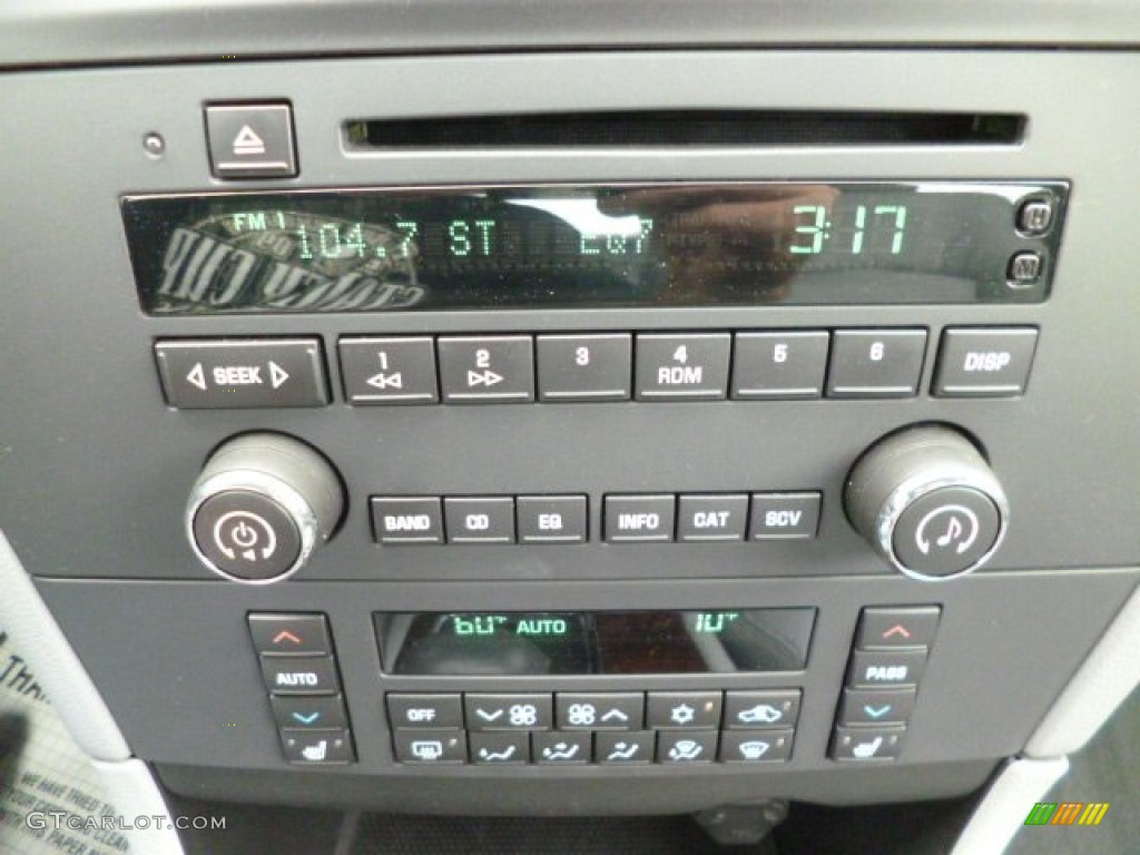 2007 Buick LaCrosse CXL Controls Photo #82820562