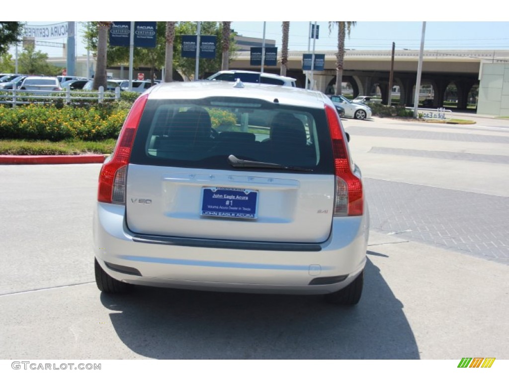 2010 V50 2.4i - Silver Metallic / Dalaro Off Black T-Tec photo #4