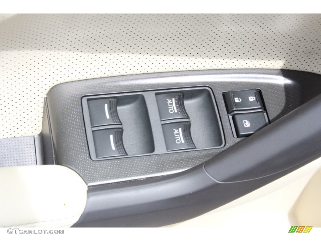 2013 Acura TSX Technology Controls Photo #82825738