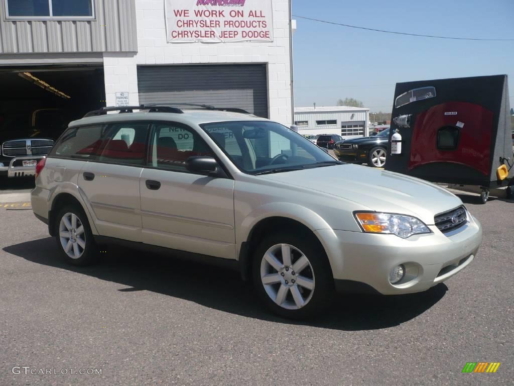 2006 Outback 2.5i Wagon - Champagne Gold Opalescent / Taupe photo #3