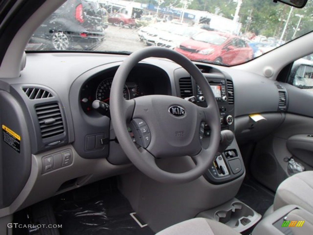2014 Kia Sedona LX Dashboard Photos