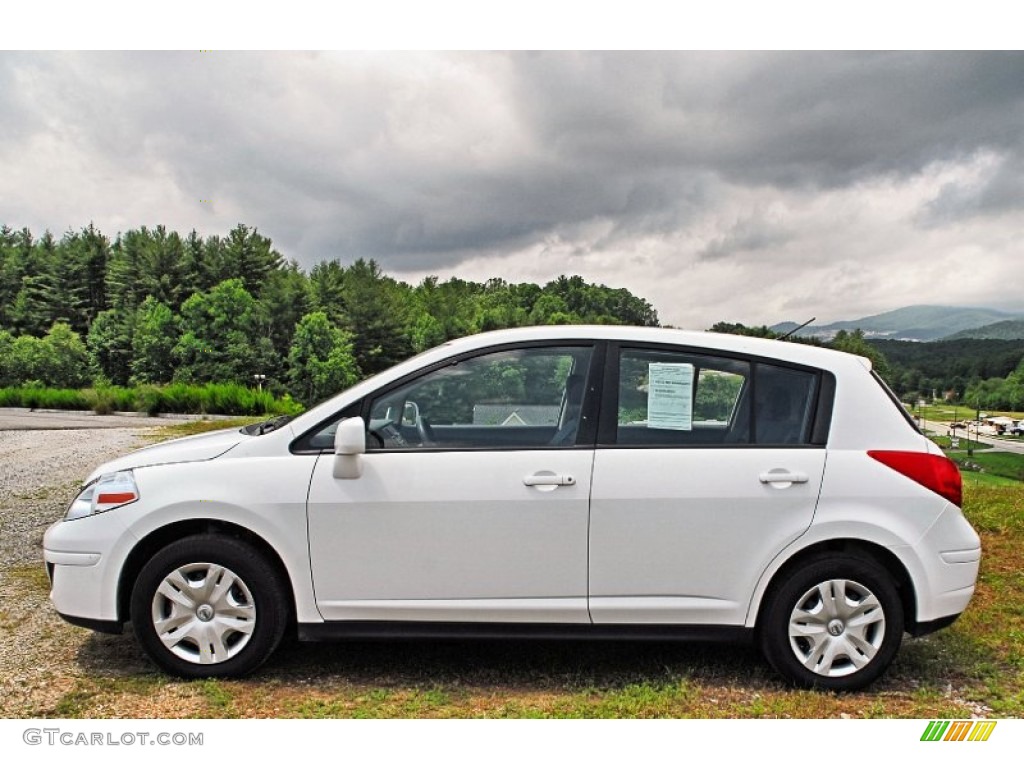 Fresh Powder White 2011 Nissan Versa 1.8 S Hatchback Exterior Photo #82829821