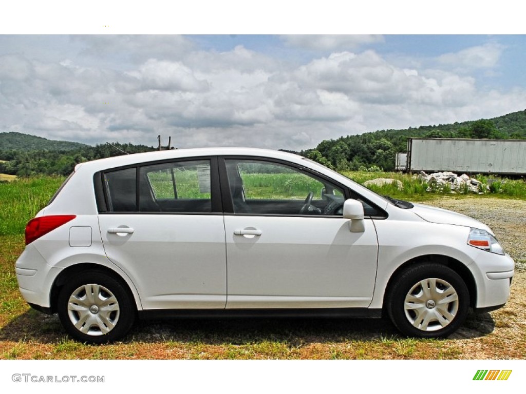 Fresh Powder White 2011 Nissan Versa 1.8 S Hatchback Exterior Photo #82829832