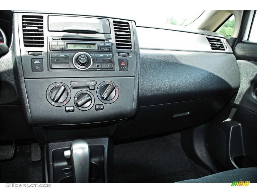 2011 Nissan Versa 1.8 S Hatchback Charcoal Dashboard Photo #82830100