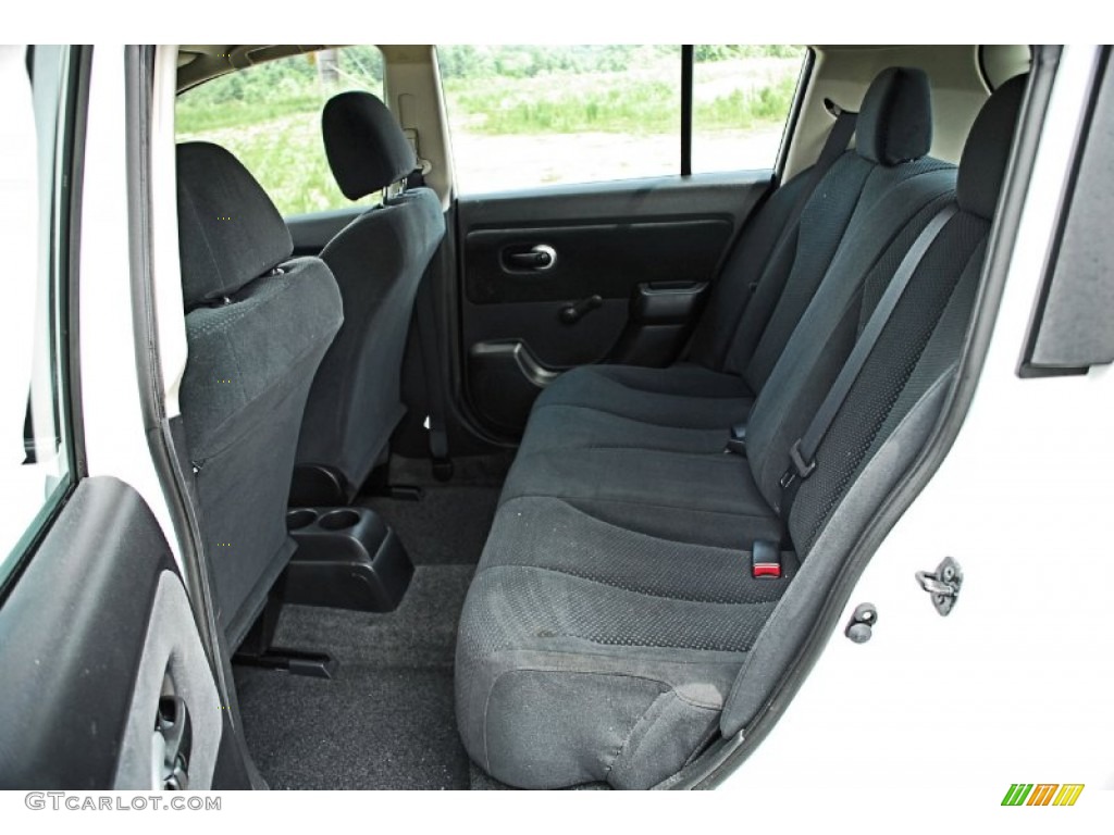 Charcoal Interior 2011 Nissan Versa 1.8 S Hatchback Photo #82830250