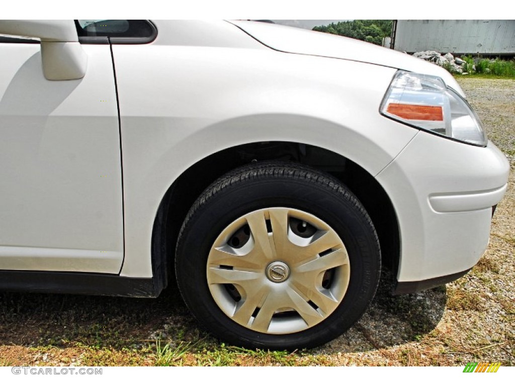 2011 Nissan Versa 1.8 S Hatchback Wheel Photo #82830296