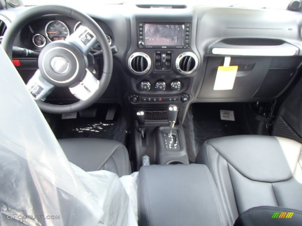 2013 Jeep Wrangler Unlimited Rubicon 10th Anniversary Edition 4x4 Dashboard Photos
