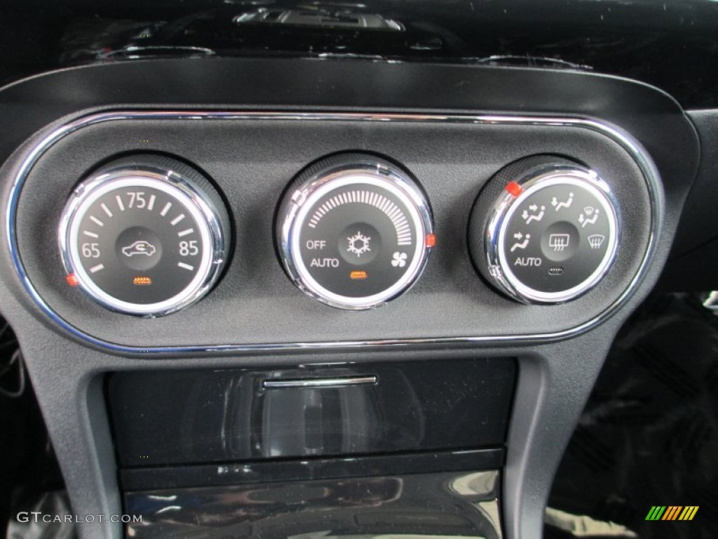 2013 Mitsubishi Lancer GT Controls Photo #82833043