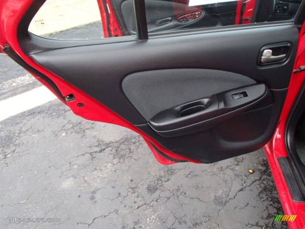 2005 Sentra 1.8 S Special Edition - Code Red / Charcoal photo #14