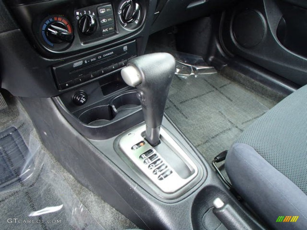 2005 Sentra 1.8 S Special Edition - Code Red / Charcoal photo #17