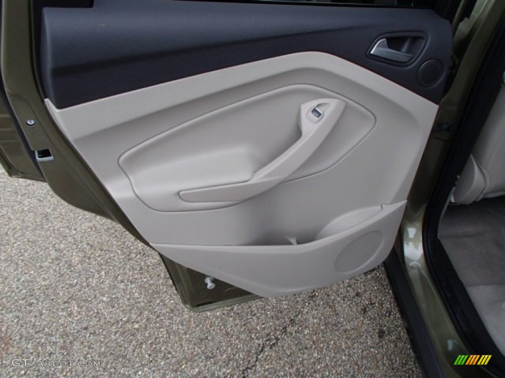 2013 Ford Escape SEL 1.6L EcoBoost 4WD Medium Light Stone Door Panel Photo #82837940