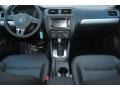 Black Uni - Jetta SE Sedan Photo No. 28