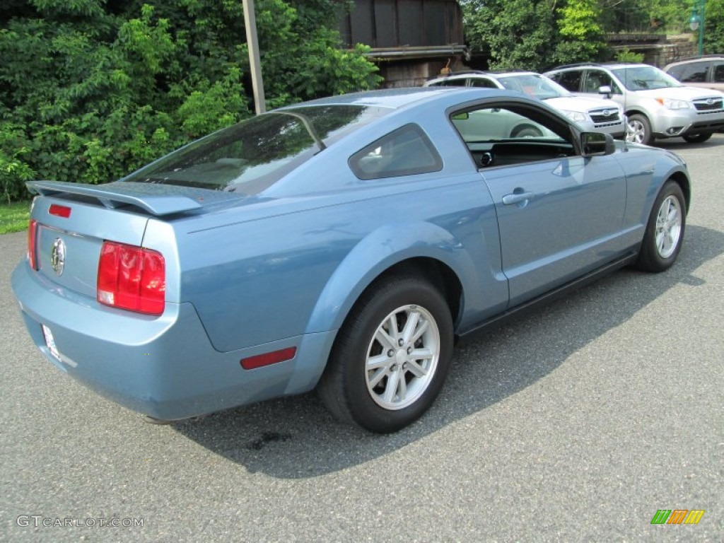 2006 Mustang V6 Premium Coupe - Windveil Blue Metallic / Dark Charcoal photo #6