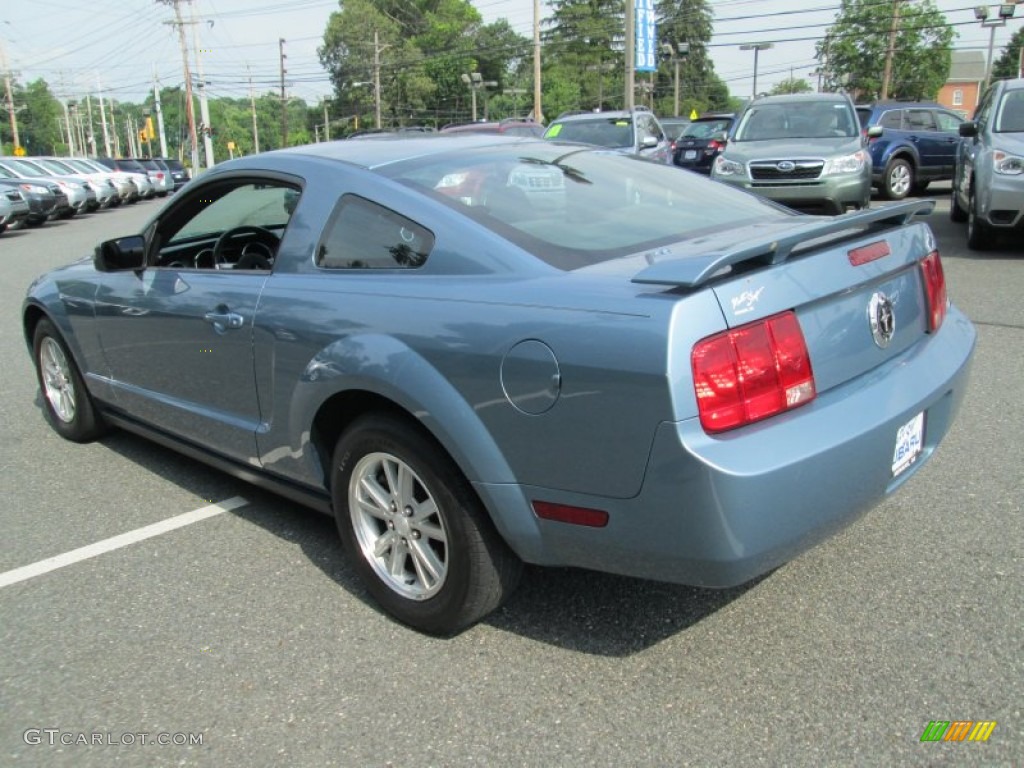 2006 Mustang V6 Premium Coupe - Windveil Blue Metallic / Dark Charcoal photo #8
