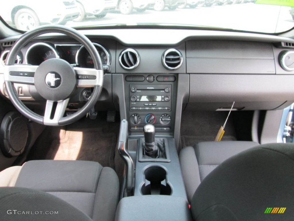 2006 Mustang V6 Premium Coupe - Windveil Blue Metallic / Dark Charcoal photo #21