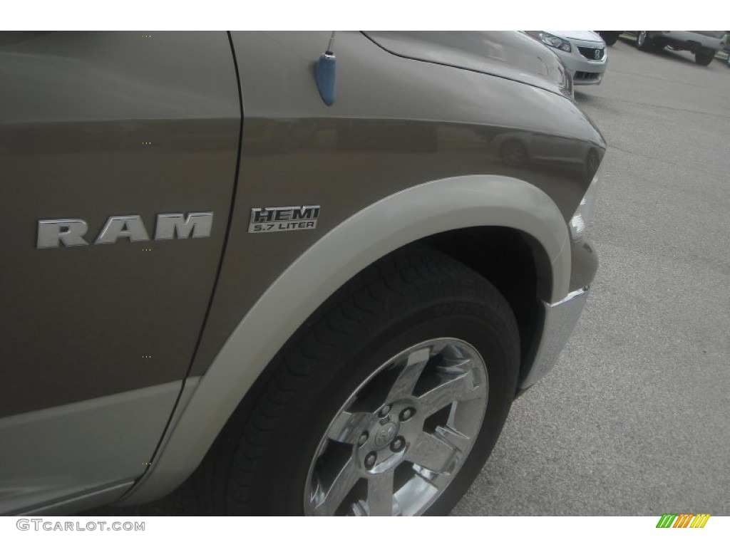2009 Ram 1500 Laramie Crew Cab 4x4 - Austin Tan Pearl / Light Pebble Beige/Bark Brown photo #19