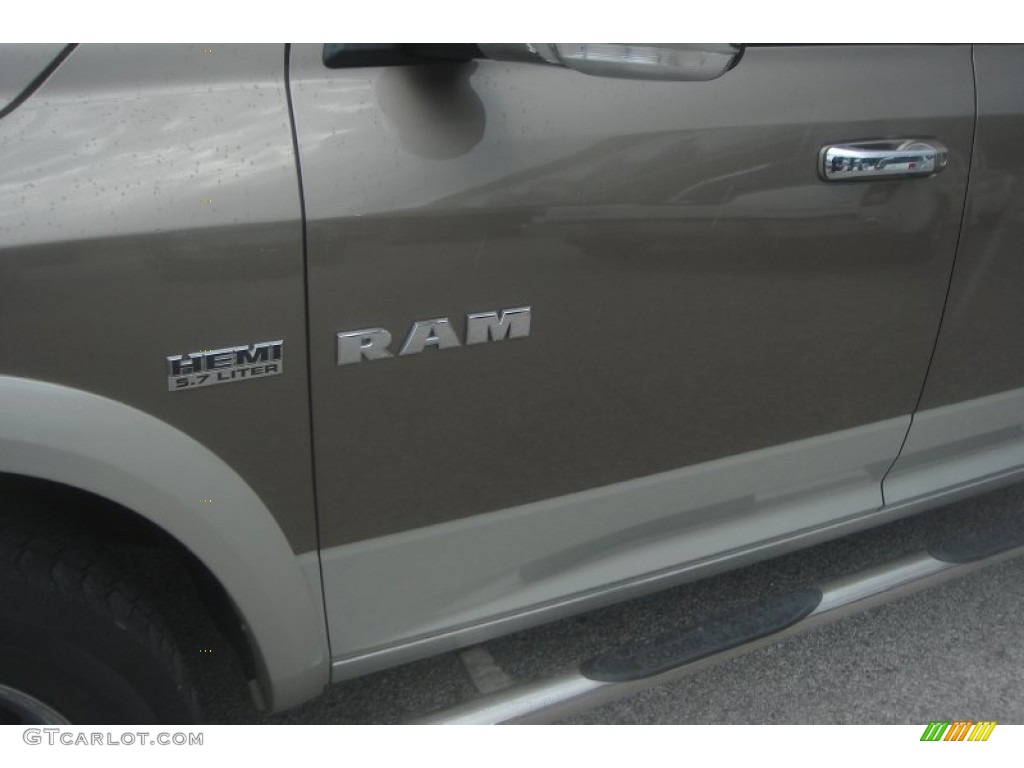 2009 Ram 1500 Laramie Crew Cab 4x4 - Austin Tan Pearl / Light Pebble Beige/Bark Brown photo #37