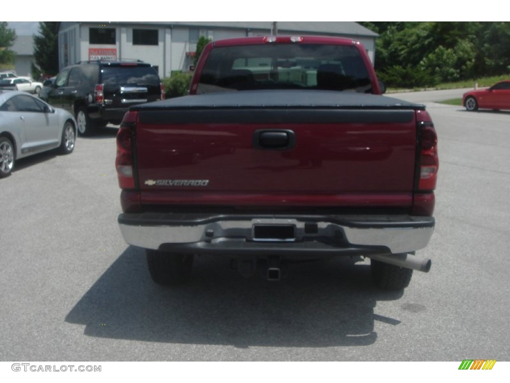 2007 Silverado 2500HD Classic LT Extended Cab 4x4 - Sport Red Metallic / Dark Charcoal photo #3