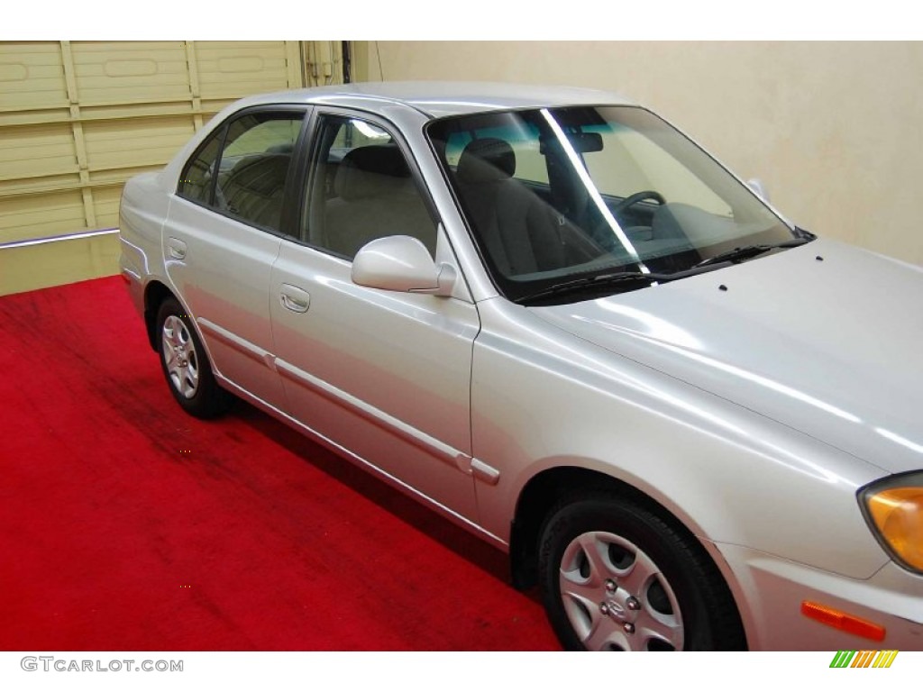 2003 Accent GL Sedan - Silver Mist Metallic / Gray photo #1