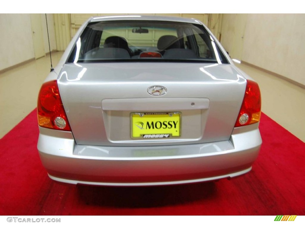 2003 Accent GL Sedan - Silver Mist Metallic / Gray photo #5