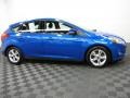 Blue Candy Metallic - Focus SE 5-Door Photo No. 3