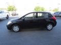Super Black - Versa 1.8 S Hatchback Photo No. 4