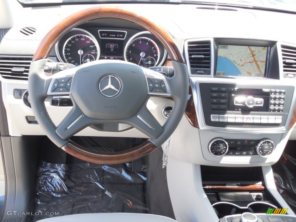 2013 Mercedes-Benz GL 550 4Matic Grey Dashboard Photo #82858517