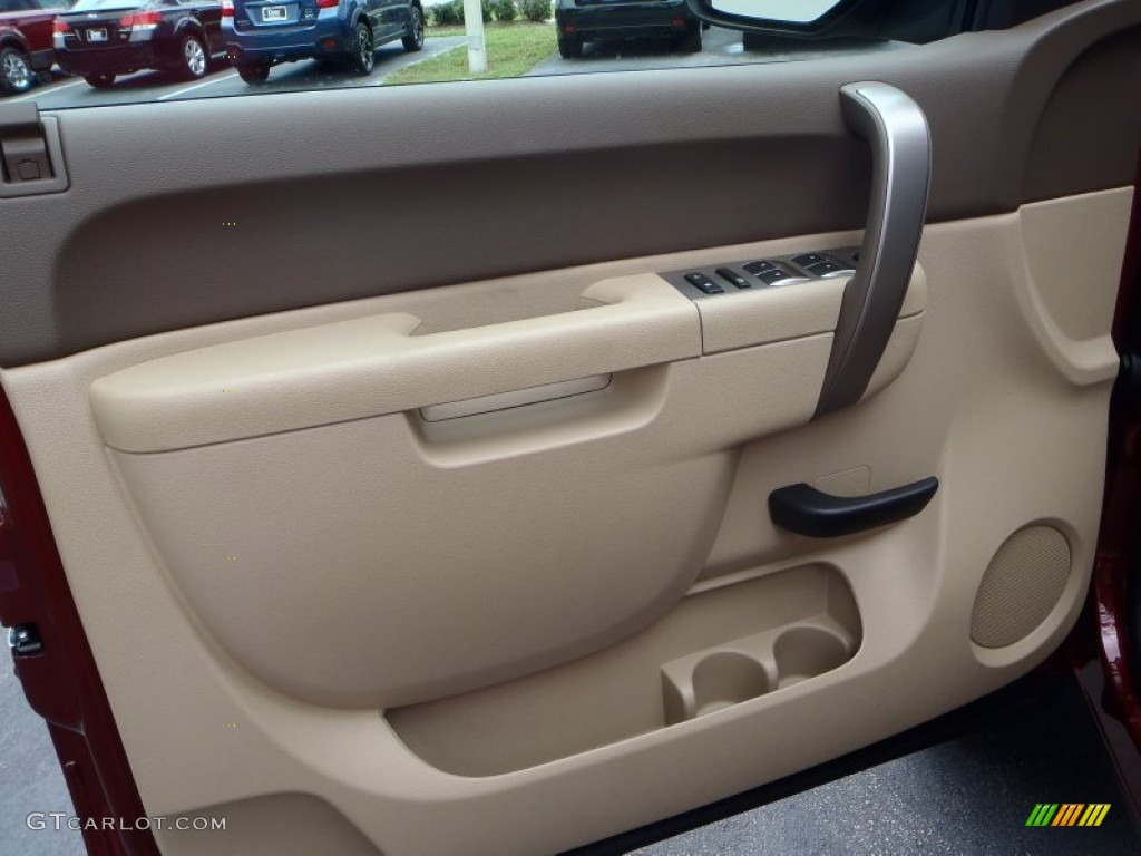 2013 Chevrolet Silverado 2500HD LT Extended Cab Light Cashmere/Dark Cashmere Door Panel Photo #82858934