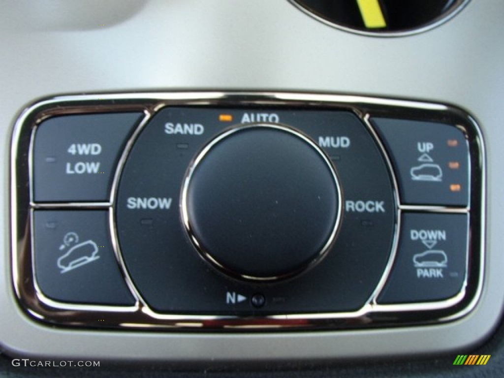 2014 Jeep Grand Cherokee Summit 4x4 Controls Photo #82859697