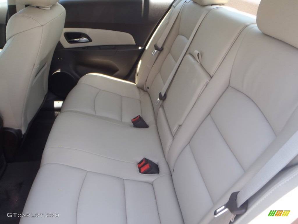 Cocoa/Light Neutral Interior 2014 Chevrolet Cruze Diesel Photo #82859813