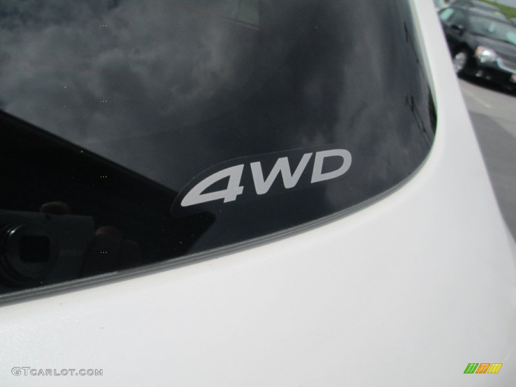 2013 Mitsubishi Outlander Sport LE AWD Marks and Logos Photos