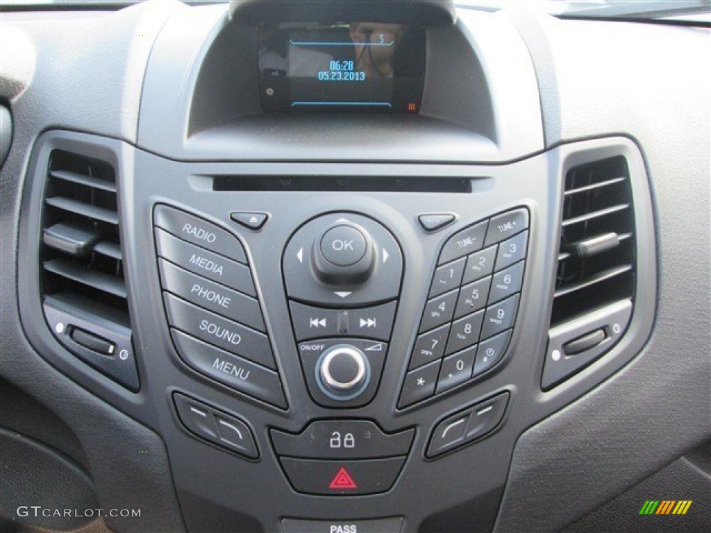 2014 Fiesta S Sedan - Ingot Silver / Charcoal Black photo #17