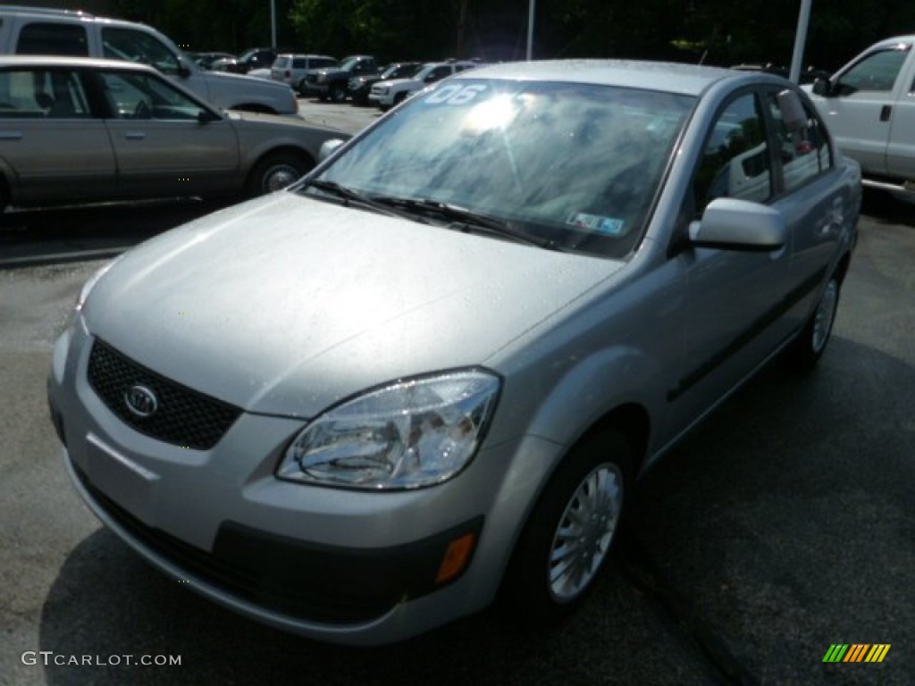 2006 Rio LX Sedan - Silver / Gray photo #3