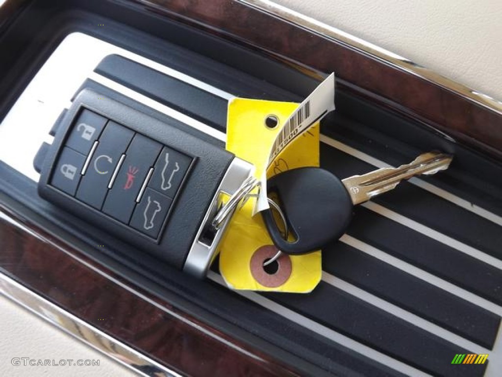 2013 Cadillac Escalade Premium Keys Photos